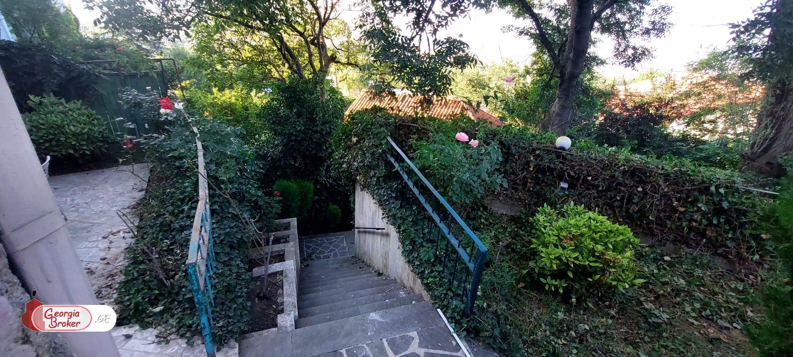 nearly repaired 7-room house for sale